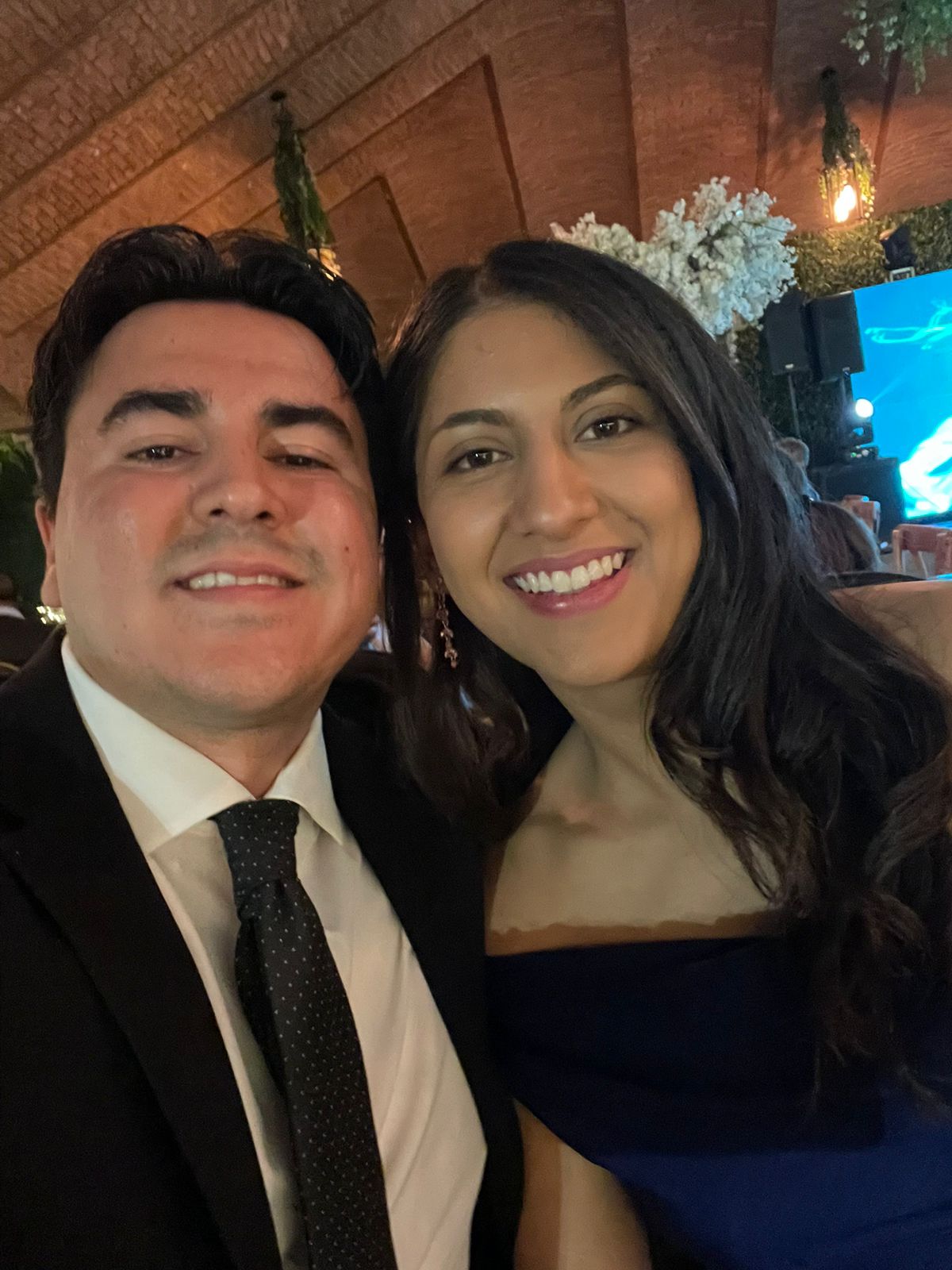 Isabel y Andrés sonriendo juntos